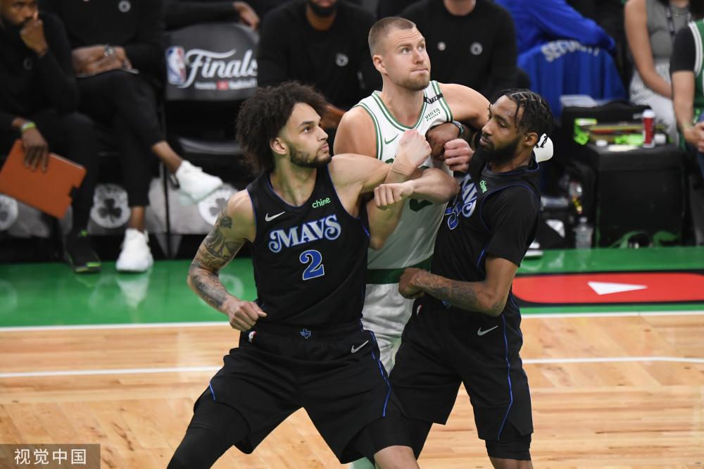 她的缺席意 她的缺席意